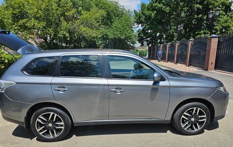 Mitsubishi Outlander III рестайлинг 3, 2012 год, 1 400 000 рублей, 7 фотография