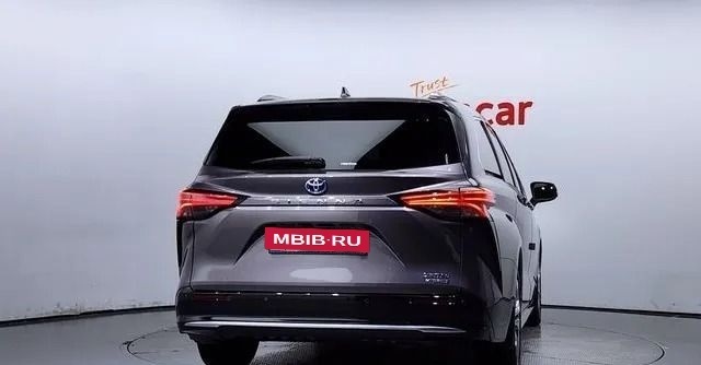 Toyota Sienna, 2021 год, 3 830 000 рублей, 4 фотография