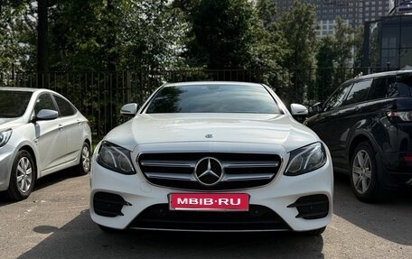 Mercedes-Benz E-Класс, 2019 год, 3 500 000 рублей, 1 фотография