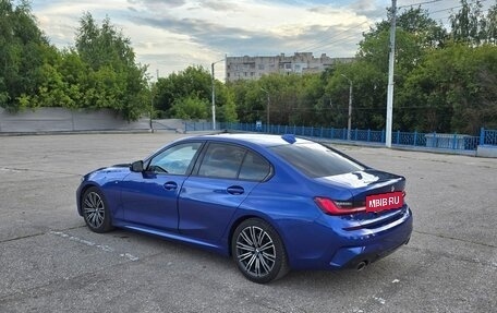 BMW 3 серия, 2019 год, 3 900 000 рублей, 3 фотография