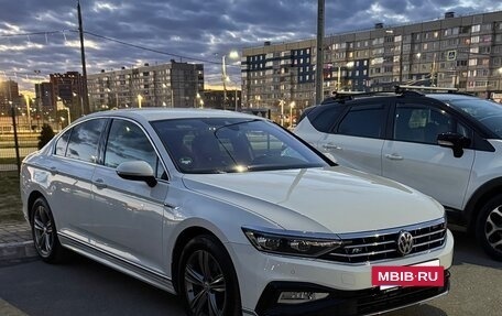 Volkswagen Passat B8 рестайлинг, 2019 год, 2 810 000 рублей, 2 фотография