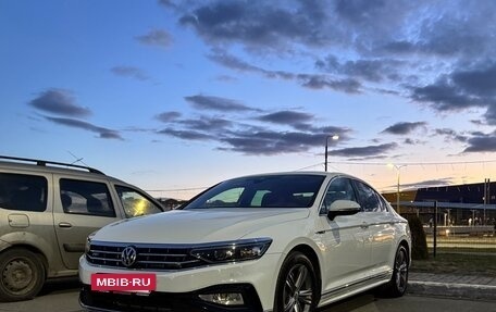 Volkswagen Passat B8 рестайлинг, 2019 год, 2 810 000 рублей, 5 фотография