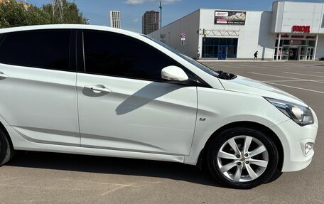 Hyundai Solaris II рестайлинг, 2014 год, 1 170 000 рублей, 13 фотография