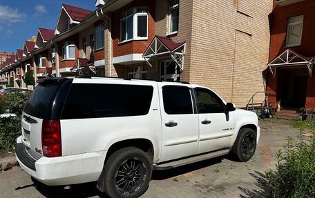 GMC Yukon III, 2007 год, 1 750 000 рублей, 2 фотография