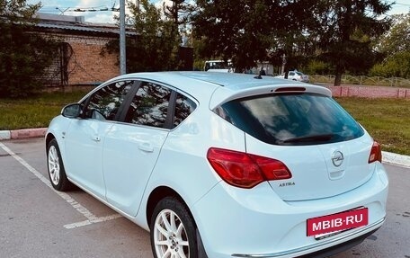 Opel Astra J, 2014 год, 930 000 рублей, 3 фотография
