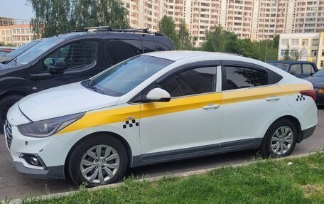 Hyundai Solaris II рестайлинг, 2018 год, 850 000 рублей, 3 фотография