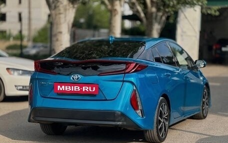 Toyota Prius IV XW50, 2017 год, 2 100 000 рублей, 6 фотография