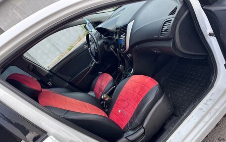 Hyundai Solaris II рестайлинг, 2015 год, 690 000 рублей, 3 фотография