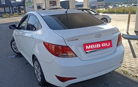 Hyundai Solaris II рестайлинг, 2015 год, 690 000 рублей, 2 фотография