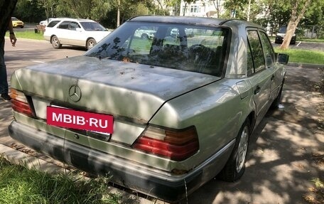 Mercedes-Benz E-Класс, 1993 год, 200 000 рублей, 3 фотография