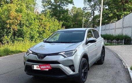 Toyota RAV4, 2019 год, 2 300 000 рублей, 2 фотография