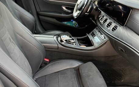 Mercedes-Benz E-Класс, 2019 год, 3 500 000 рублей, 8 фотография