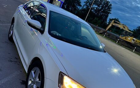 Volkswagen Jetta VI, 2012 год, 750 000 рублей, 2 фотография