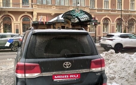 Toyota Land Cruiser 200, 2015 год, 5 200 000 рублей, 2 фотография