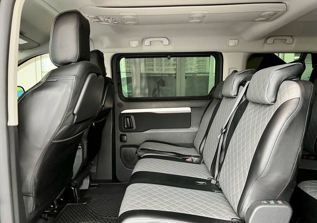 Peugeot Traveller, 2021 год, 4 700 000 рублей, 21 фотография