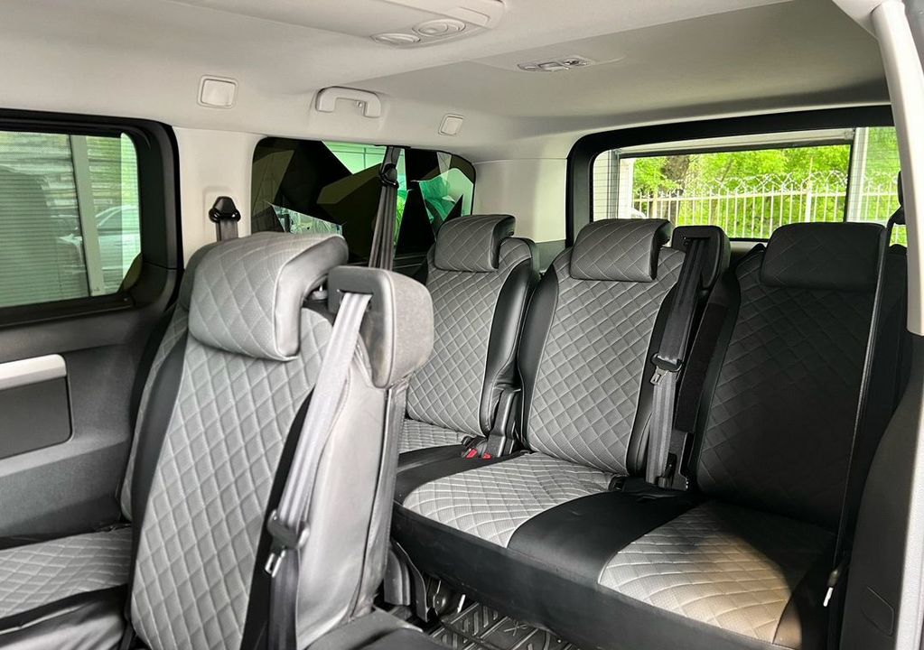 Peugeot Traveller, 2021 год, 4 700 000 рублей, 26 фотография