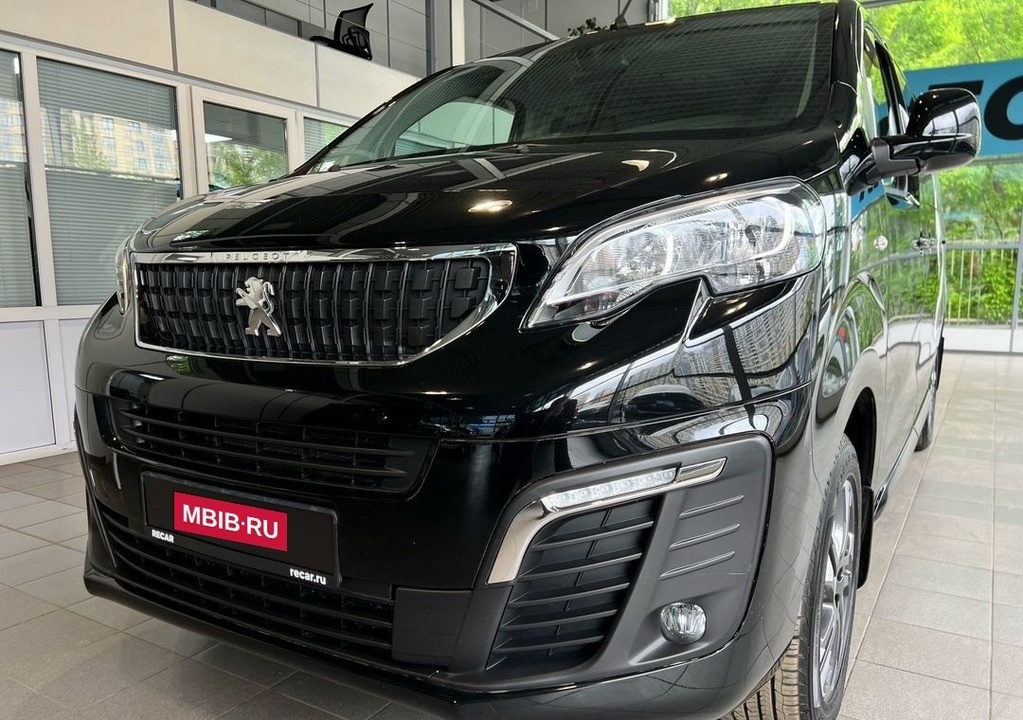 Peugeot Traveller, 2021 год, 4 700 000 рублей, 30 фотография