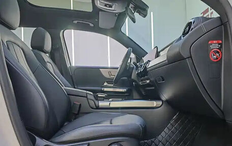 Mercedes-Benz GLB, 2021 год, 2 242 255 рублей, 16 фотография