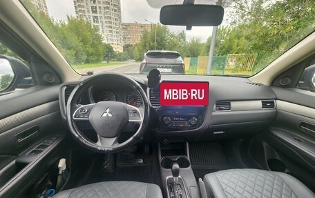 Mitsubishi Outlander III рестайлинг 3, 2012 год, 1 400 000 рублей, 5 фотография