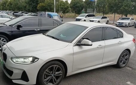 BMW 1 серия, 2022 год, 1 530 000 рублей, 7 фотография