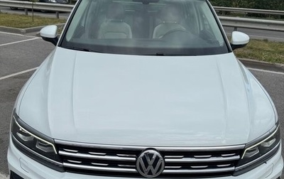 Volkswagen Tiguan II, 2018 год, 3 375 000 рублей, 1 фотография