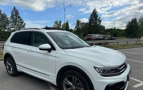 Volkswagen Tiguan II, 2018 год, 3 375 000 рублей, 3 фотография