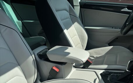 Volkswagen Tiguan II, 2018 год, 3 375 000 рублей, 11 фотография