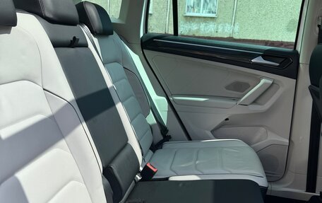 Volkswagen Tiguan II, 2018 год, 3 375 000 рублей, 13 фотография