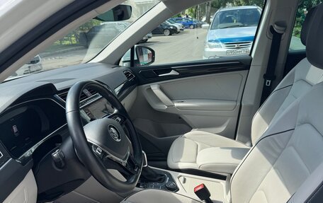 Volkswagen Tiguan II, 2018 год, 3 375 000 рублей, 18 фотография