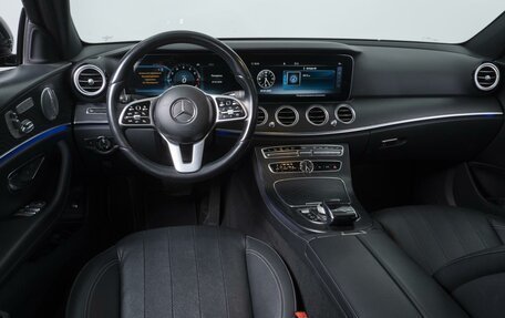 Mercedes-Benz E-Класс, 2020 год, 3 500 000 рублей, 6 фотография