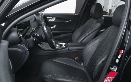 Mercedes-Benz E-Класс, 2020 год, 3 500 000 рублей, 10 фотография