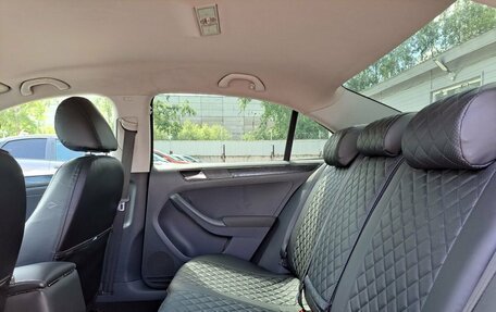 Volkswagen Jetta VI, 2011 год, 869 000 рублей, 12 фотография