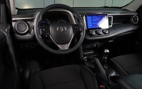 Toyota RAV4, 2018 год, 2 549 000 рублей, 6 фотография