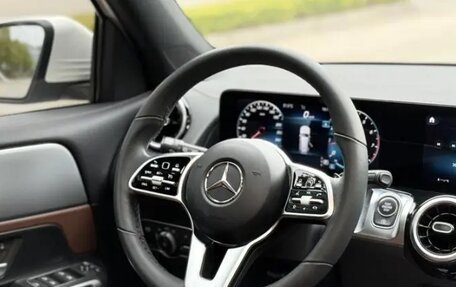 Mercedes-Benz GLB, 2022 год, 2 230 000 рублей, 15 фотография
