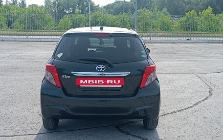 Toyota Vitz, 2013 год, 830 000 рублей, 3 фотография