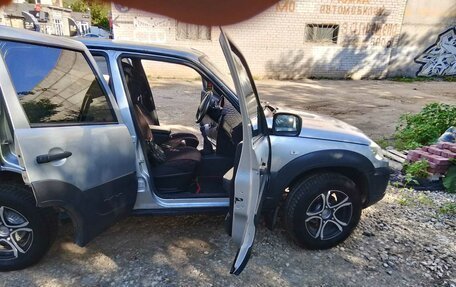 Chevrolet Niva I рестайлинг, 2018 год, 750 000 рублей, 17 фотография
