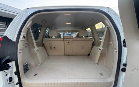 Toyota Land Cruiser Prado 150 рестайлинг 2, 2022 год, 4 050 000 рублей, 14 фотография