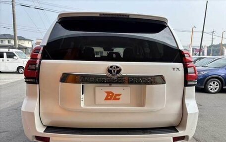 Toyota Land Cruiser Prado 150 рестайлинг 2, 2022 год, 4 080 000 рублей, 15 фотография