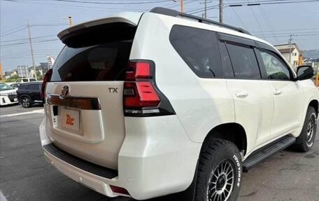 Toyota Land Cruiser Prado 150 рестайлинг 2, 2022 год, 4 080 000 рублей, 16 фотография