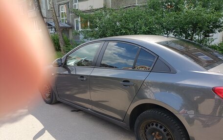 Chevrolet Cruze II, 2010 год, 410 000 рублей, 5 фотография