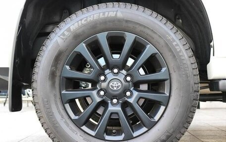 Toyota Land Cruiser Prado 150 рестайлинг 2, 2022 год, 3 500 000 рублей, 11 фотография