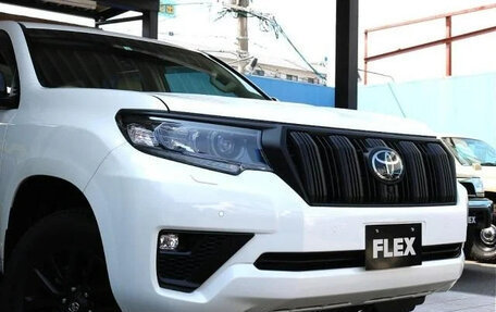 Toyota Land Cruiser Prado 150 рестайлинг 2, 2022 год, 3 500 000 рублей, 8 фотография