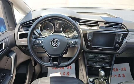 Volkswagen Touran III, 2022 год, 1 655 123 рублей, 9 фотография