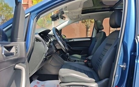 Volkswagen Touran III, 2022 год, 1 655 123 рублей, 7 фотография