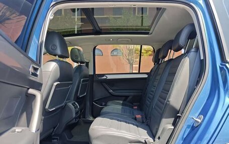 Volkswagen Touran III, 2022 год, 1 655 123 рублей, 10 фотография