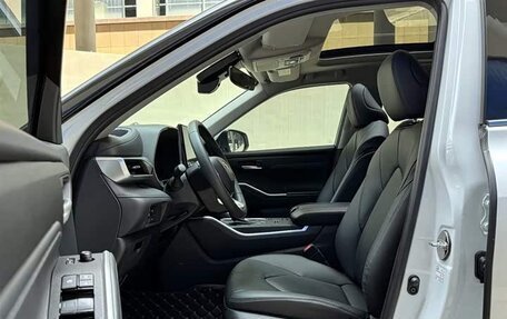 Toyota Highlander, 2022 год, 3 980 000 рублей, 9 фотография