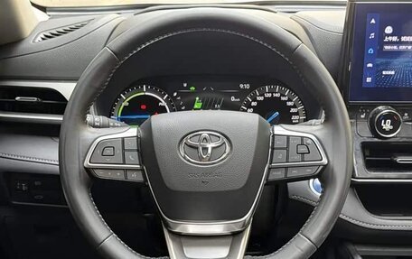 Toyota Highlander, 2022 год, 3 980 000 рублей, 7 фотография