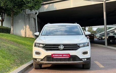 Volkswagen T-Roc I, 2021 год, 1 299 123 рублей, 2 фотография