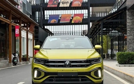 Volkswagen T-Roc I, 2023 год, 1 788 123 рублей, 2 фотография