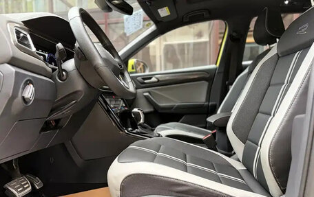 Volkswagen T-Roc I, 2023 год, 1 788 123 рублей, 8 фотография